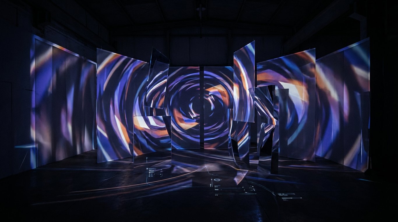 Portrait en clair-obscur de Julien Caron, artiste digital