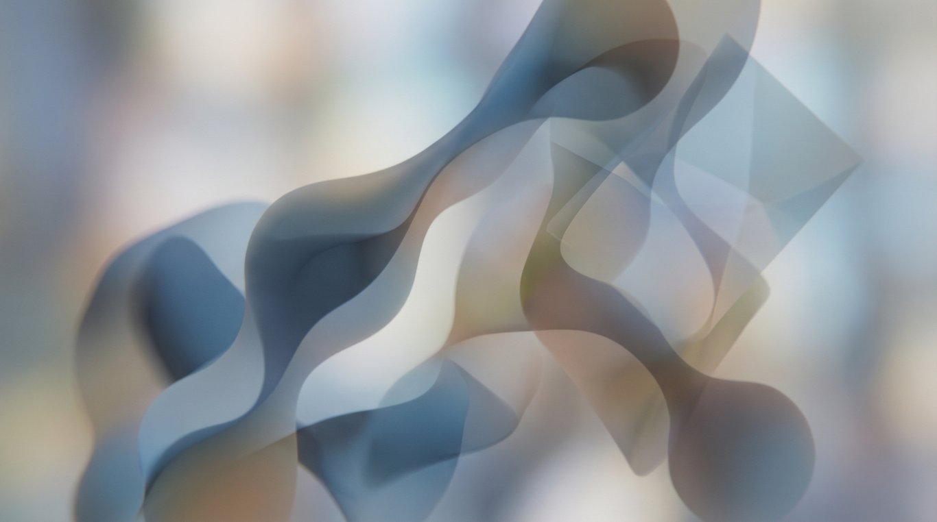 Intérieur de bureau minimaliste, mobilier design suisse, espace vide et lumineux, ordre et clarté