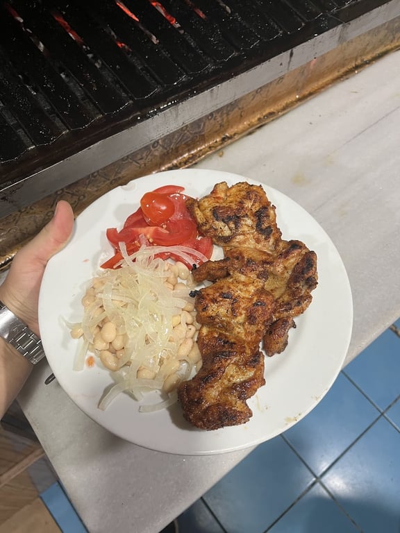 Tarihi Meşhur Yalı Köftecisi