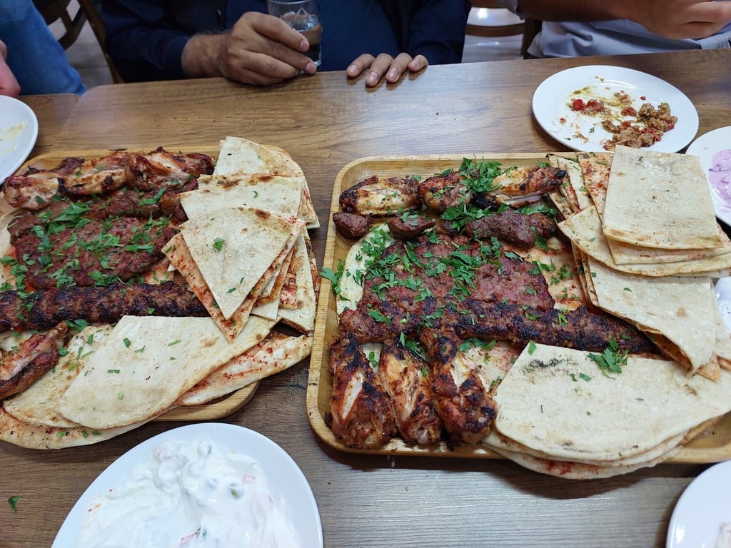 Öz Kurt Kebap ve Künefe Salonu