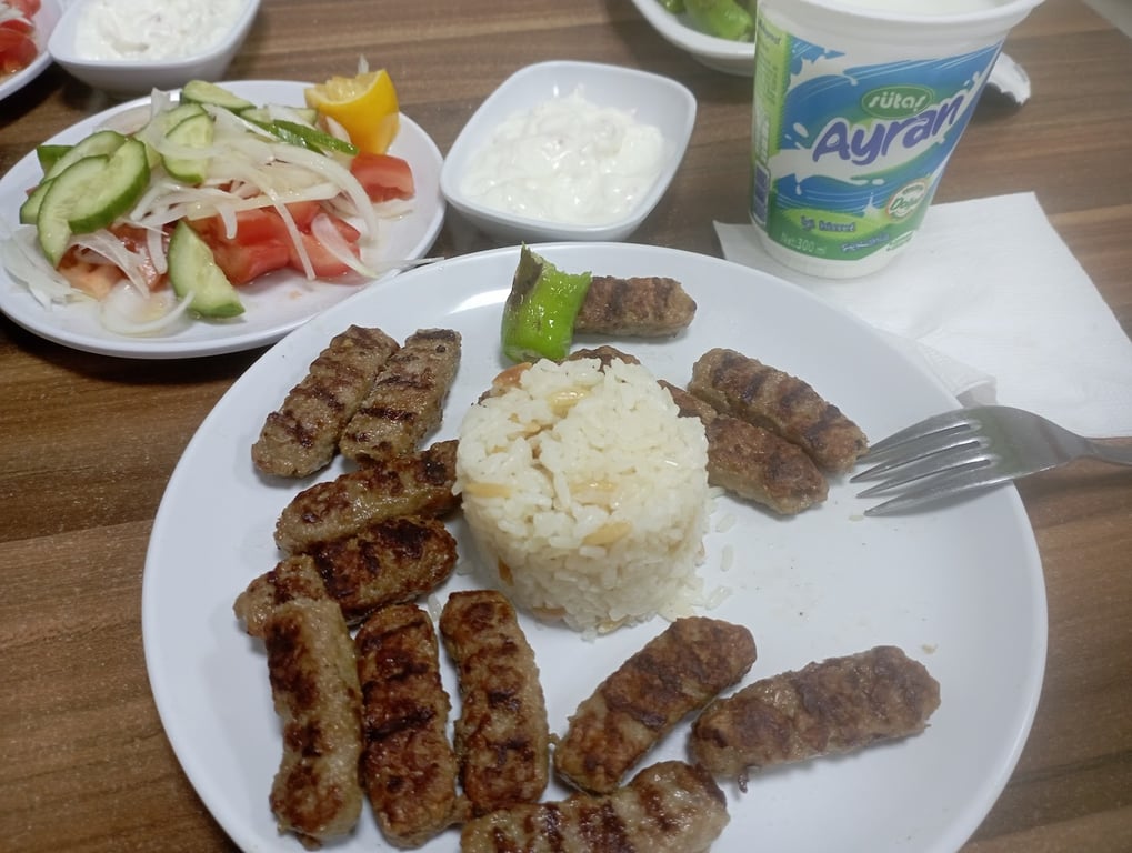 Köfteci Yücel