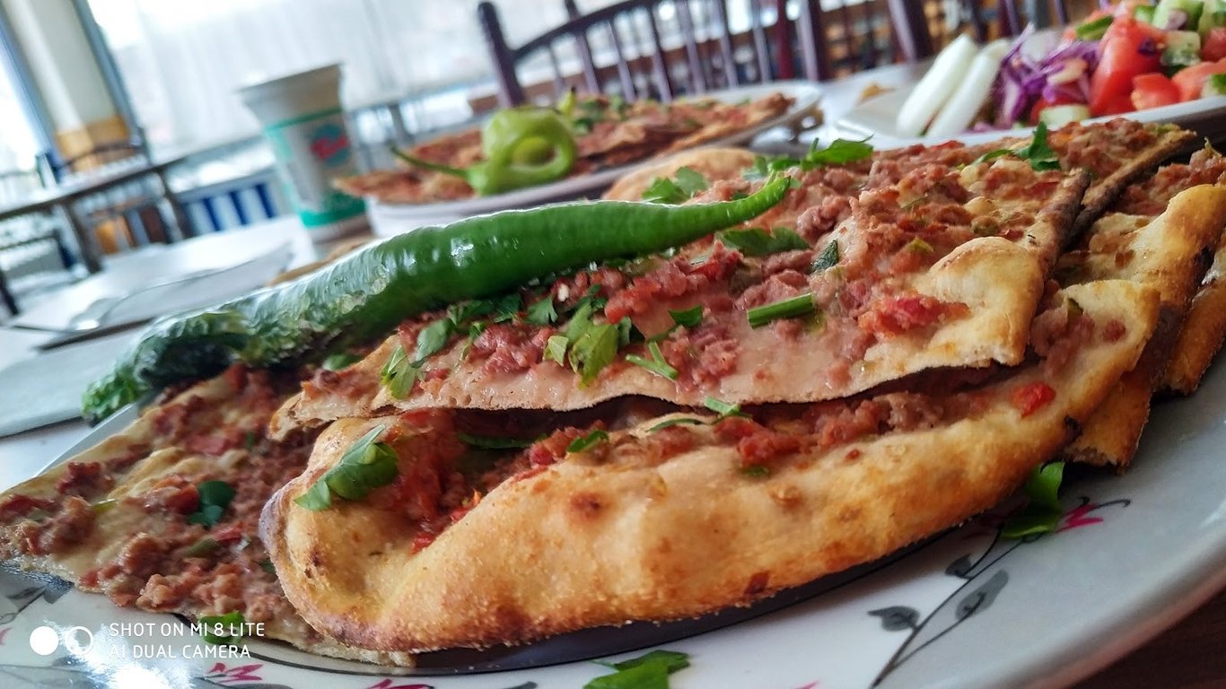 Sütçüoğulları Etli Pide Salonu