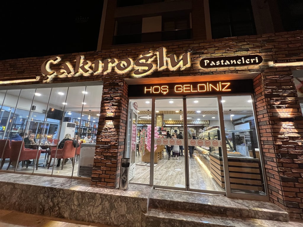 Çakıroğlu Pastanesi 2