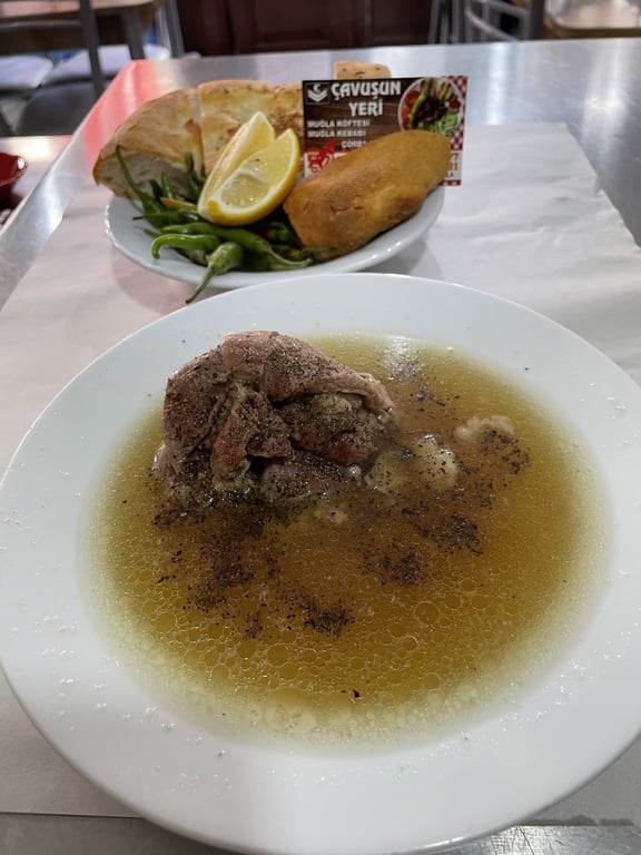 Çavuş ‘ Un Yeri Meşhur Muğla Kebabı ve Köftesi