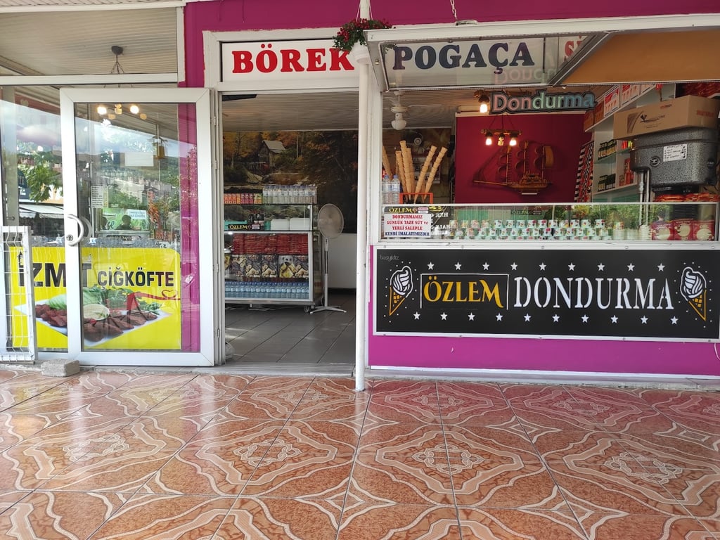 Özlem Börek Kahvaltı Salonu — photo 1