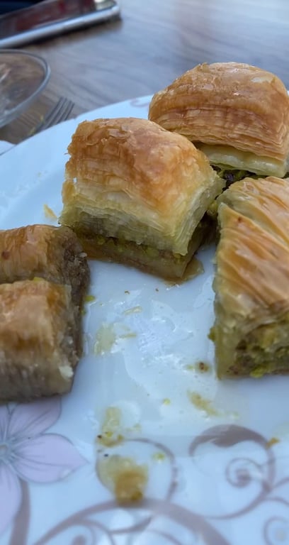 Önderoğlu Pastaneleri
