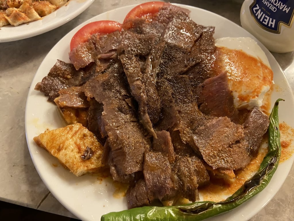 Tarihi Konak Kebap (İskender Kebap/ Pideli Köfte)