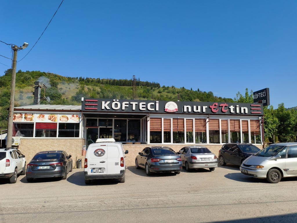 Köfteci Nurettin Kızderbent