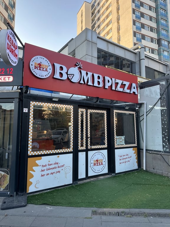 Bomb Pizza