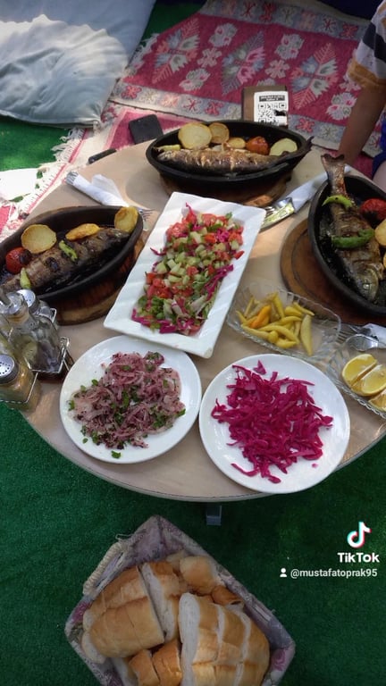 Şelale Kafe Restaurant Ve Nargile Salonu