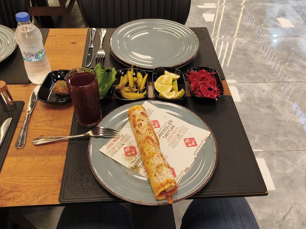 Özkardeşler Tantuni & Döner Pozcu