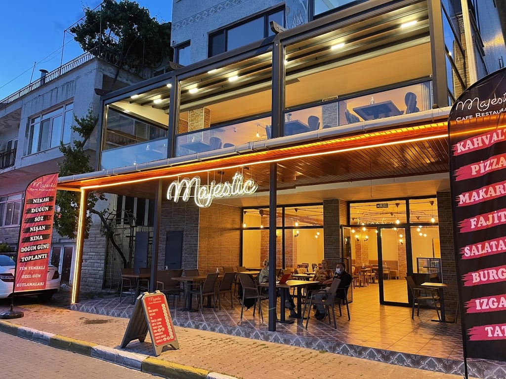 Majestic Cafe & Restaurant