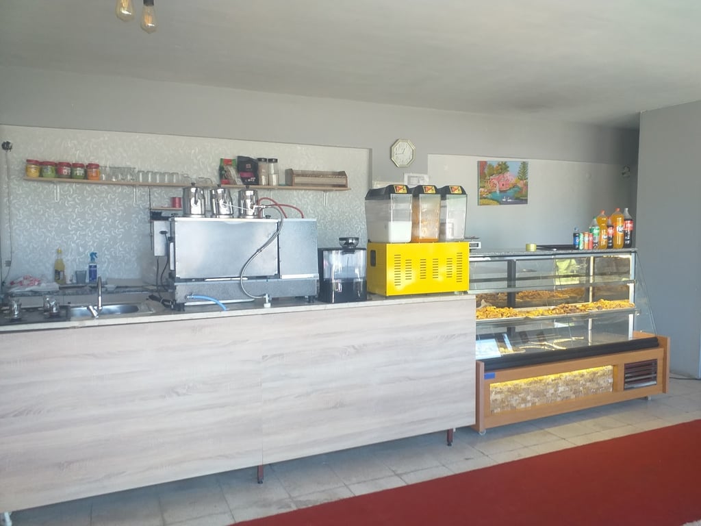 Almendi Cafe & Restoran