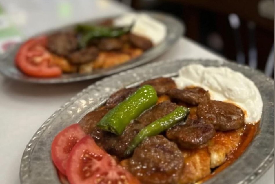 Mert Pideli Köfte. İskender Kebap ,Kebapci Kazim Usta