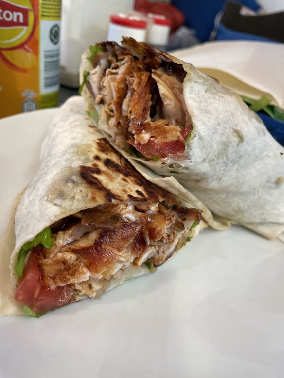 Mavi Boncuk Döner Kebap Salonu
