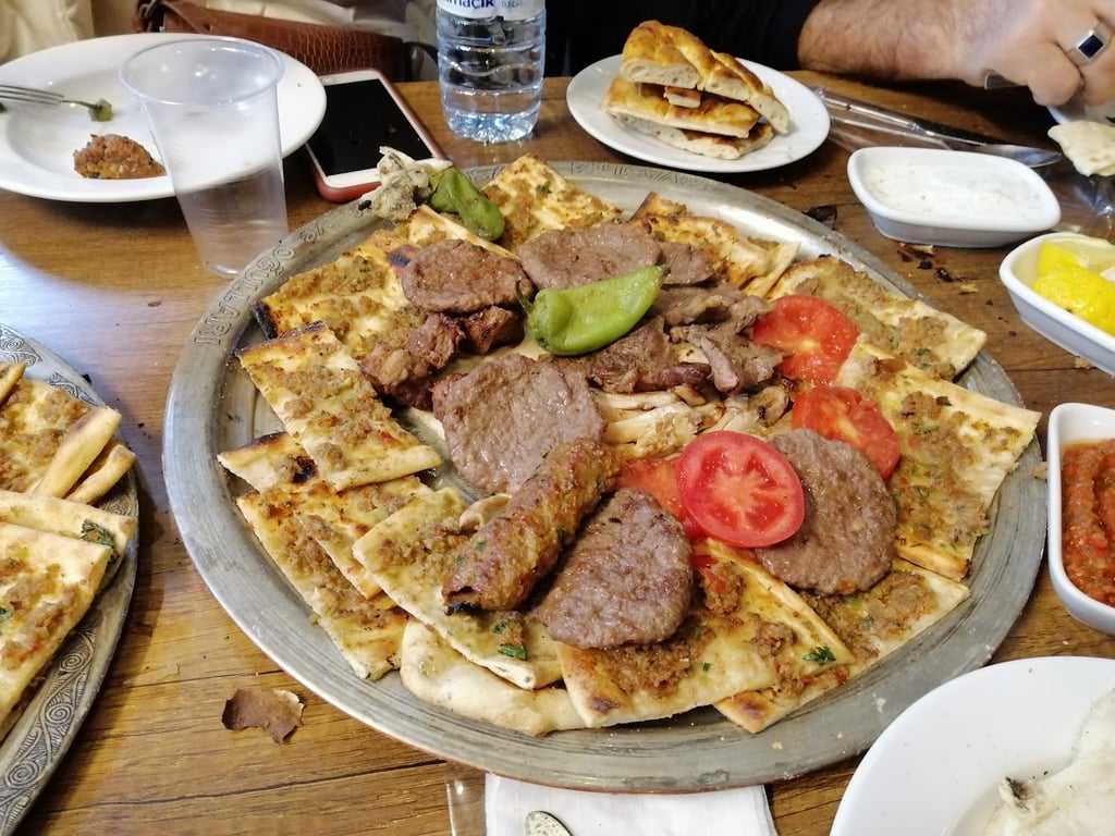 Sivas Köfte ve Etliekmek