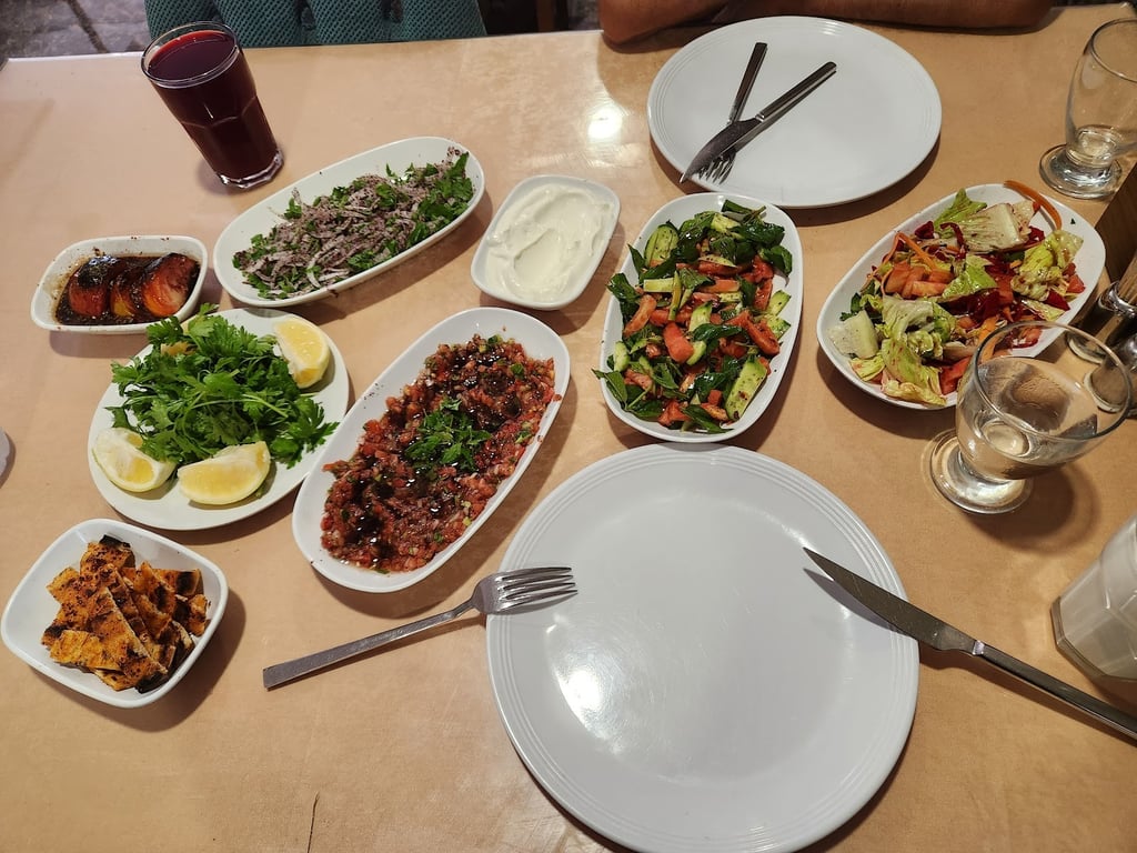Ceyhan Kebap Salonu