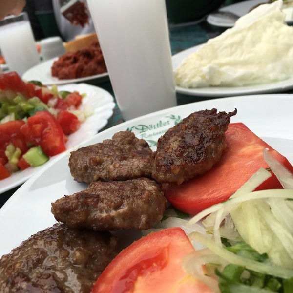 Dörtler Köftecisi