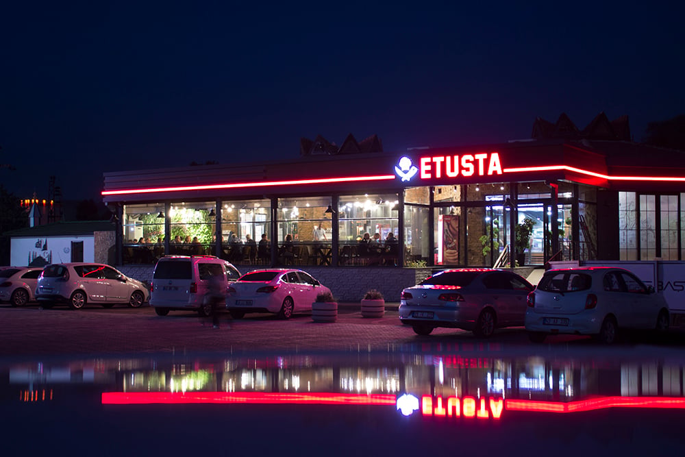 Etusta