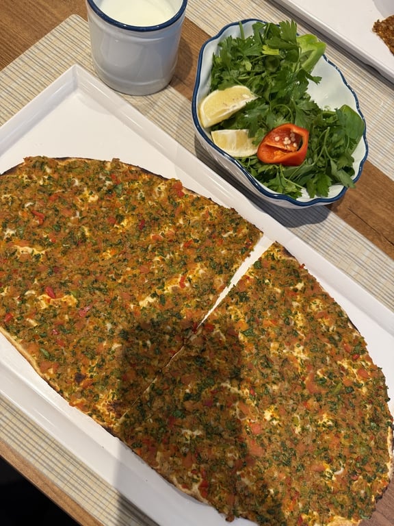 Bence Lahmacun