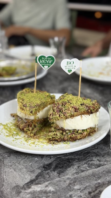 Bo Künefe Baklava