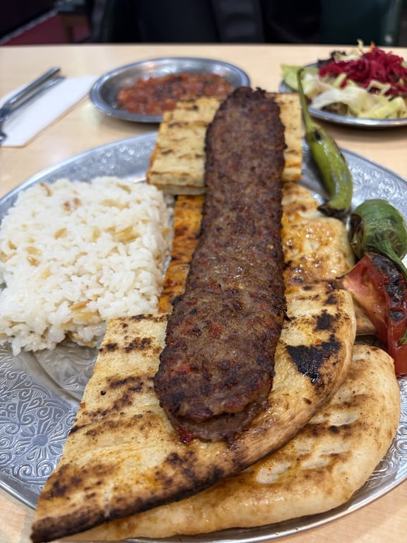 01 Adana Kebap & Lahmacun Taksim