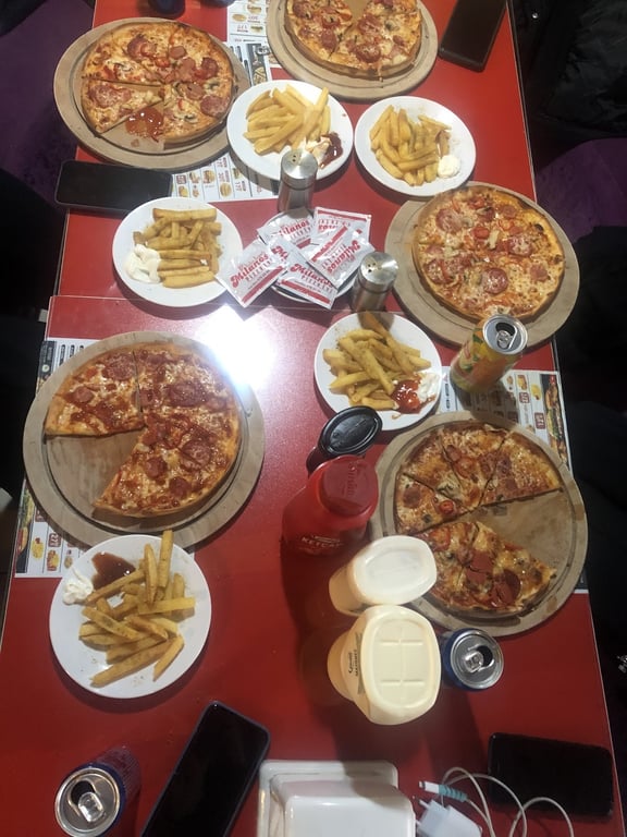 Köşebaşı Pizza ve Kahvaltı Salonu