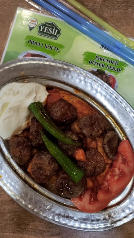 Yeşil Pideli Köfte
