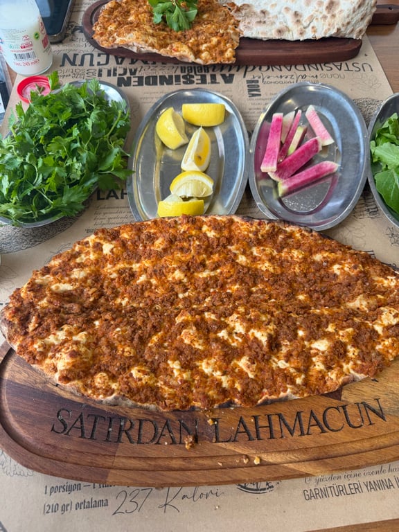 Satırdan Lahmacun