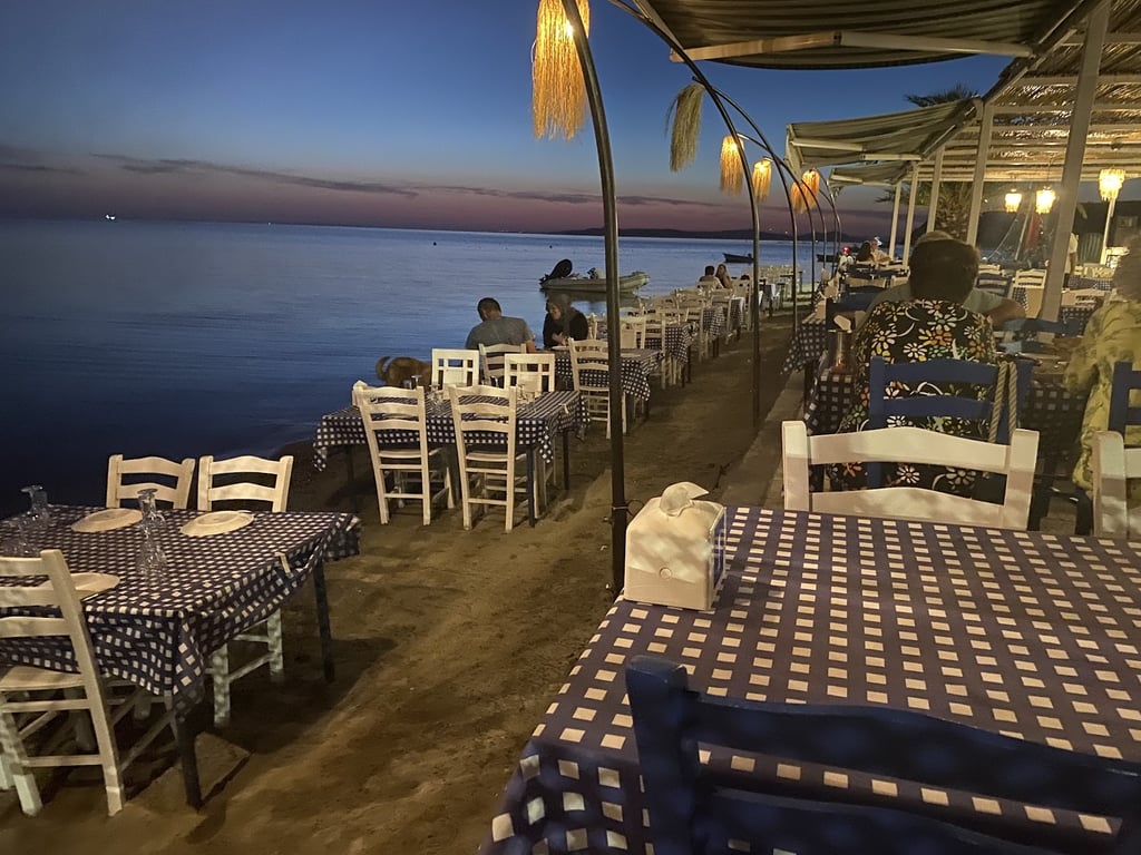Çugra Kumsal Et & Balık Restoran