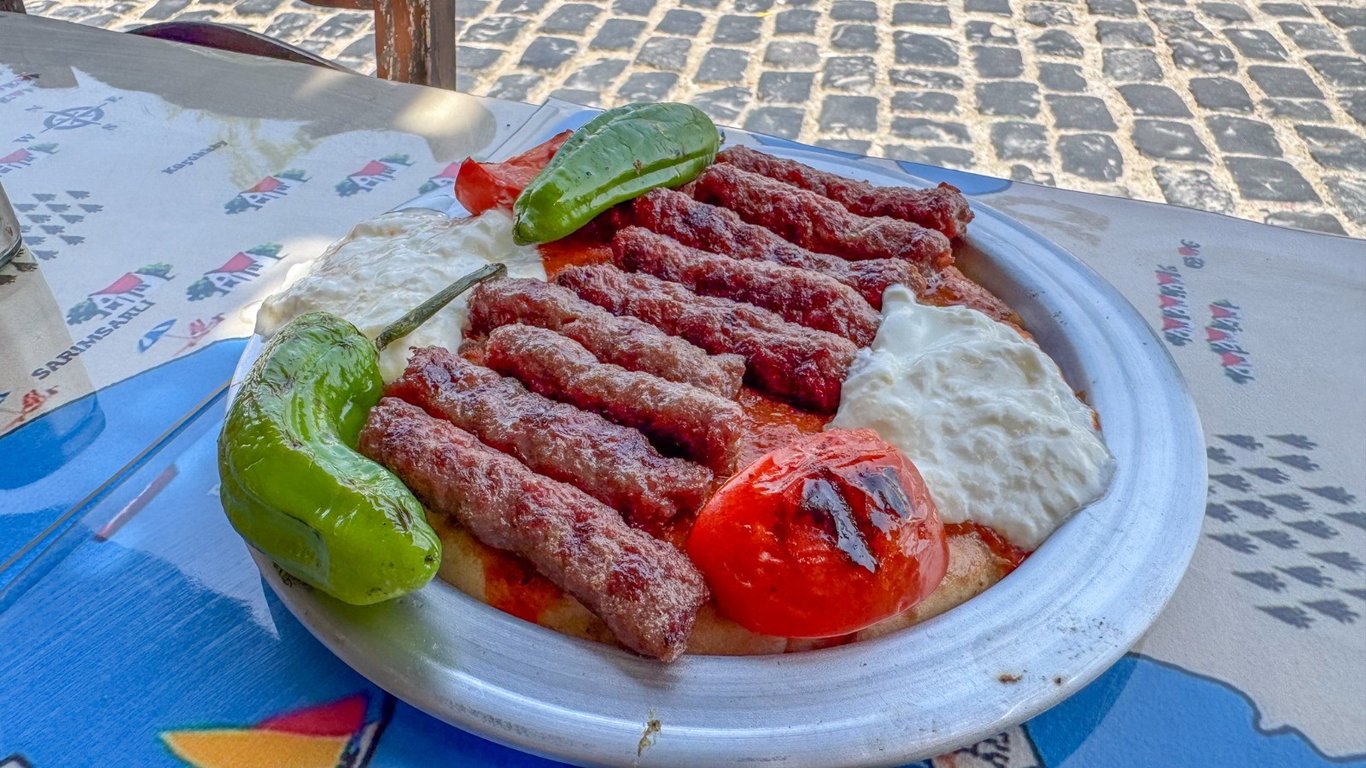 Ayvalık Köfte Durağı İnegöl Köfte
