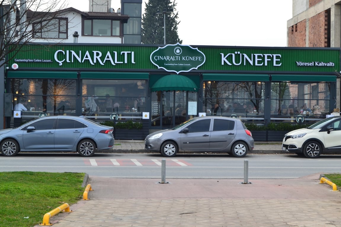 Çınaraltı Künefe & Kahvaltı Başiskele