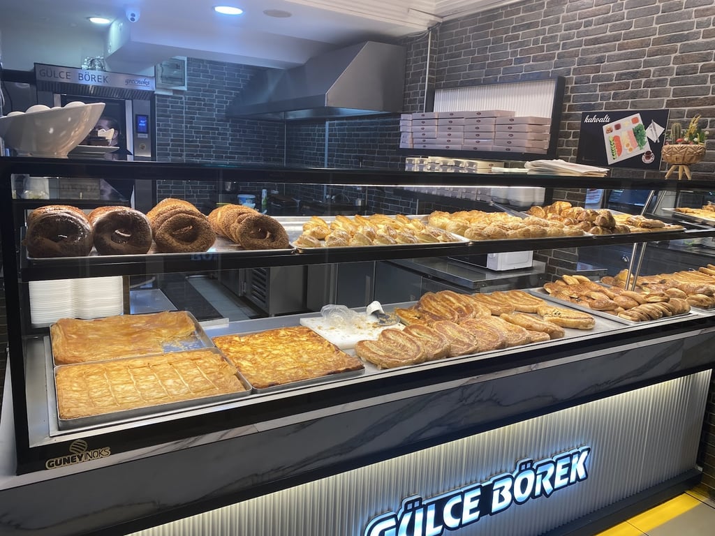 Gülce Sarıyer Börek Evi