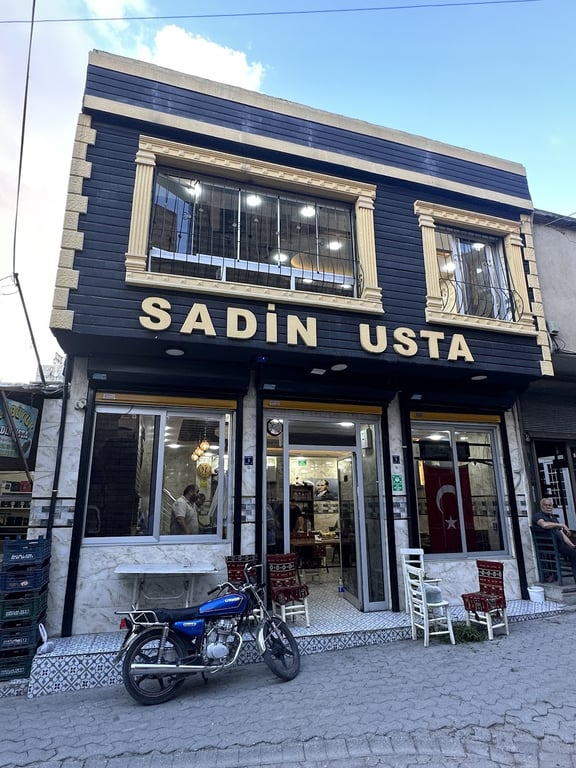 Eli Büyük Sadin Usta Et & Kebap Dünyası