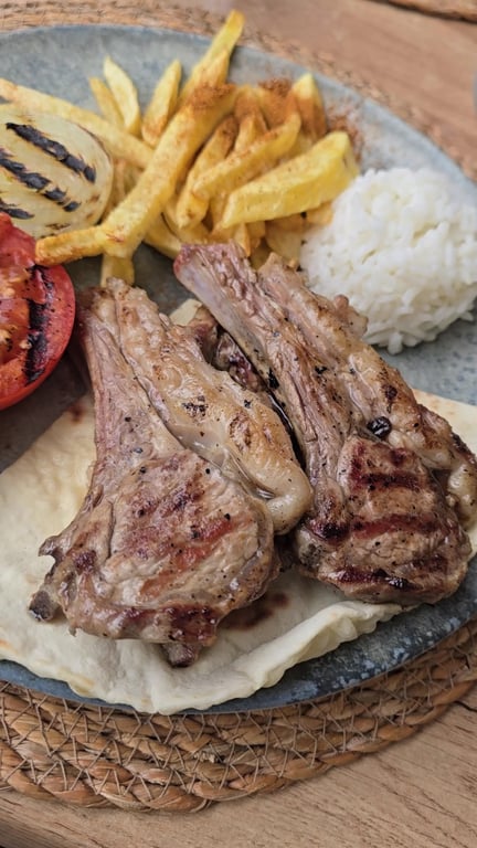 Ri Minos Cafe Restaurant