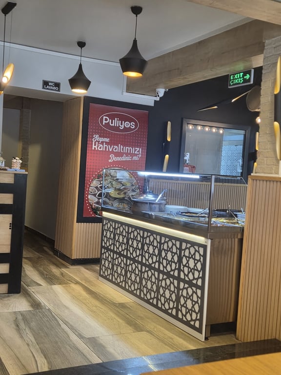 Puliyos Restaurant