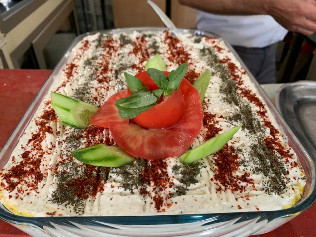 Tarihi Meşhur Giritli Meyhanesi