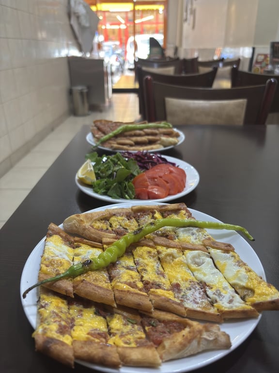 Öz Aydınlı - Pide & Kebap & Pizza Salonu