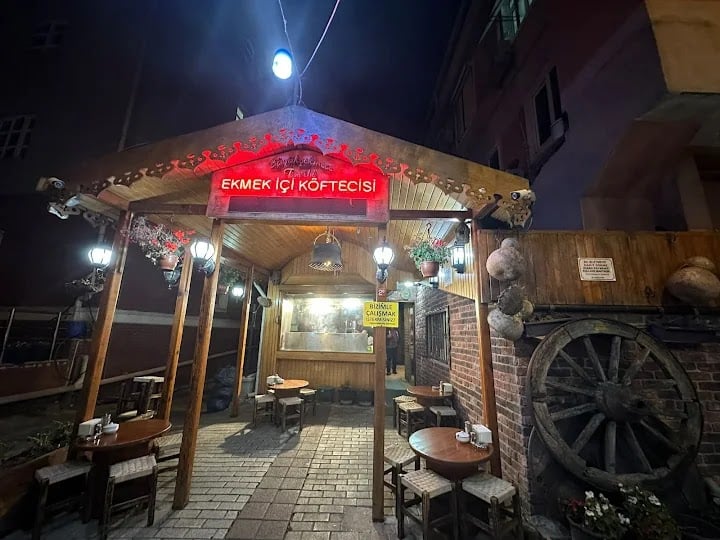 Tarihi Büyükçekmece Ekmekiçi Köftecisi