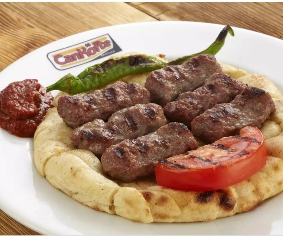 Can Köfte