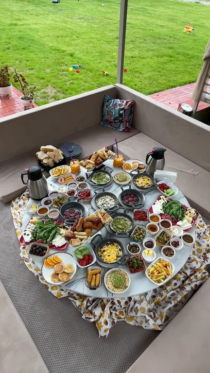 Sarmaşık Bahçe Kahvaltı