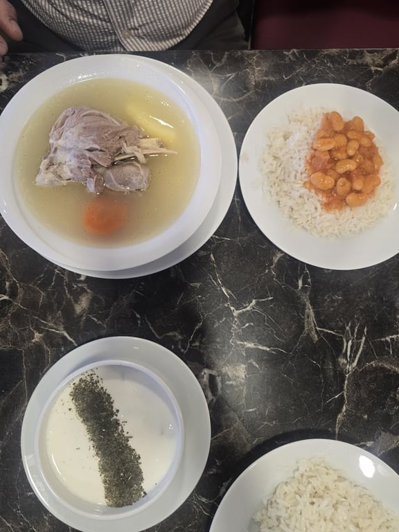 Tarihi Adil Müftüoğlu Uğur Lokantası — fotoğraf 1