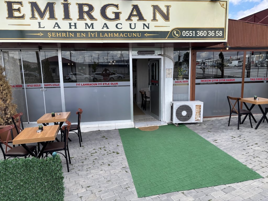 Emirgan Lahmacun