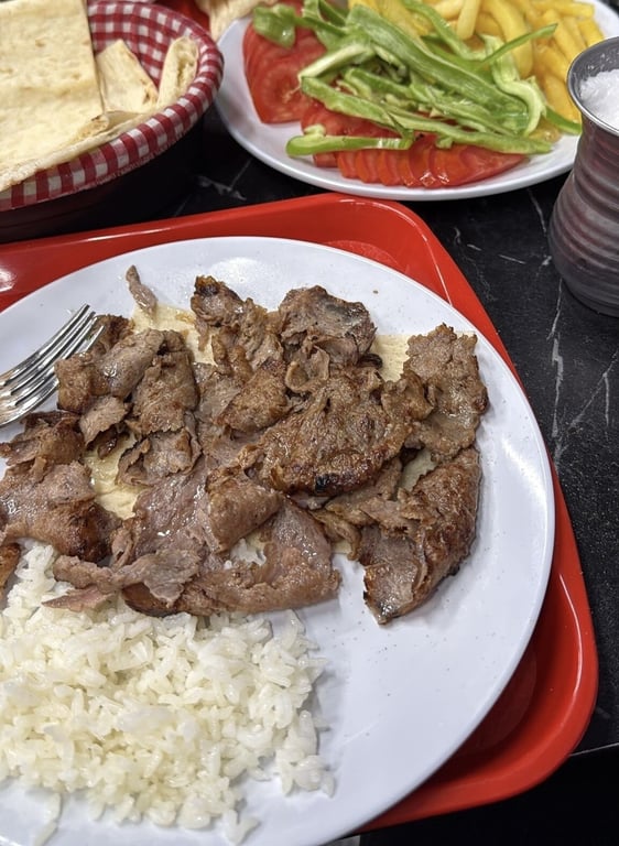 Döner Bank Zeytinburnu Seyitnizam (Gündüz & Gece Dönercisi)