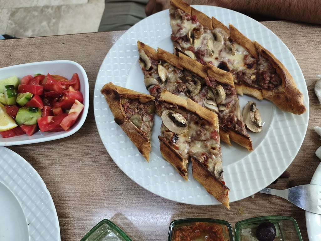 Demirci Pide ve Yemek Salonu