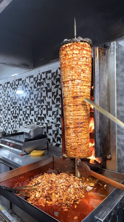 Meşhur Karahan Döner & Etliekmek Salonu