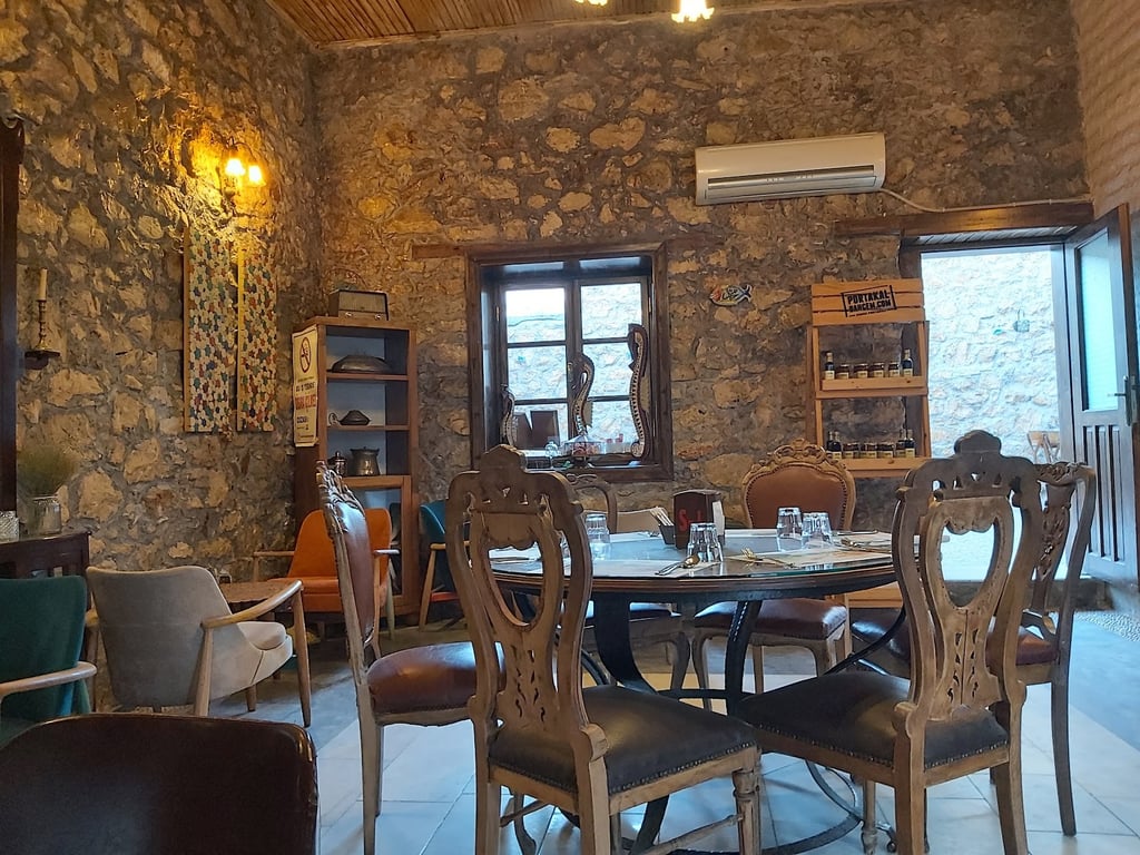 Neşeli Balık & Kahvehanesi & Kebap