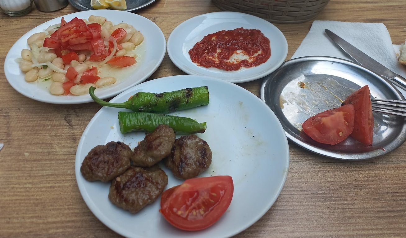 Dört Köfte