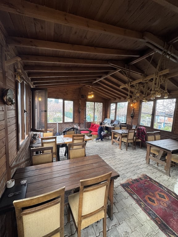 Kiraz Bahçesi Kahvaltı Evi Cafe & Nargile