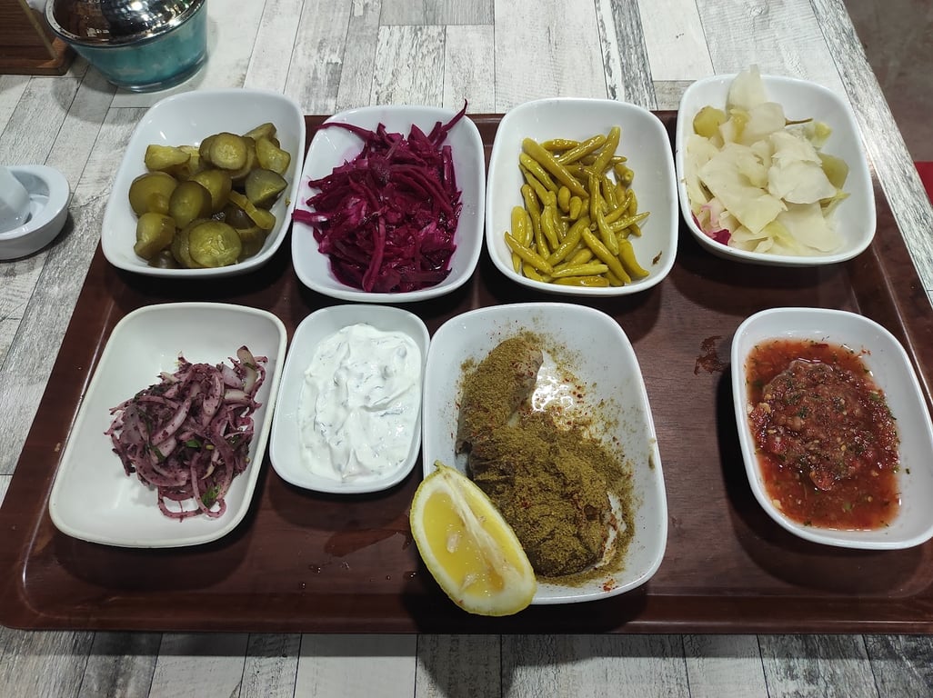 Öncü Şırdan & Midye Kuyu Kokoreç
